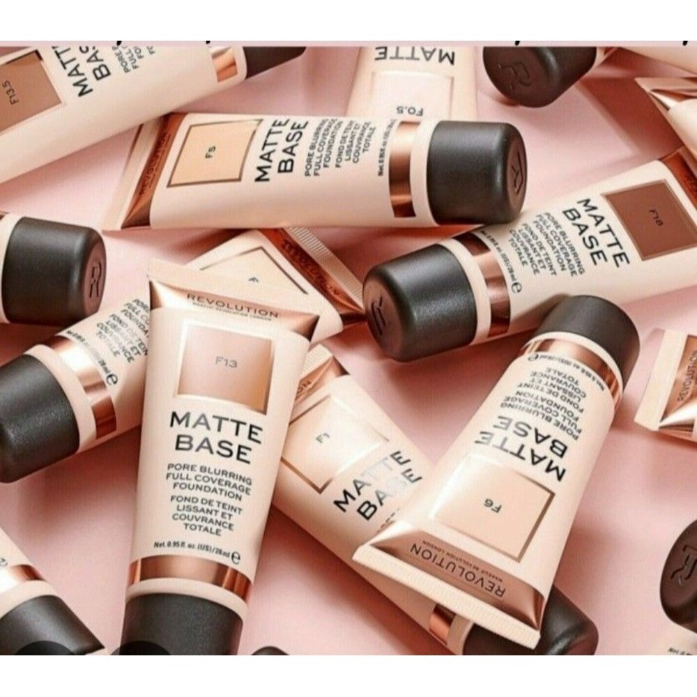 1 Makeup Revolution Matte Base 1ñ Foundation - F9 (28ml)